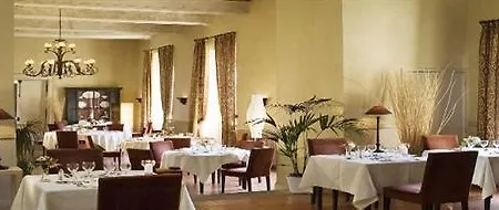 Le Pavillon Des Hotes